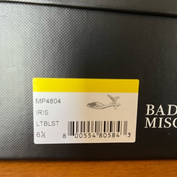 Stunning Badgley Mischka Blue Kitten Heels - Picture 5 of 5